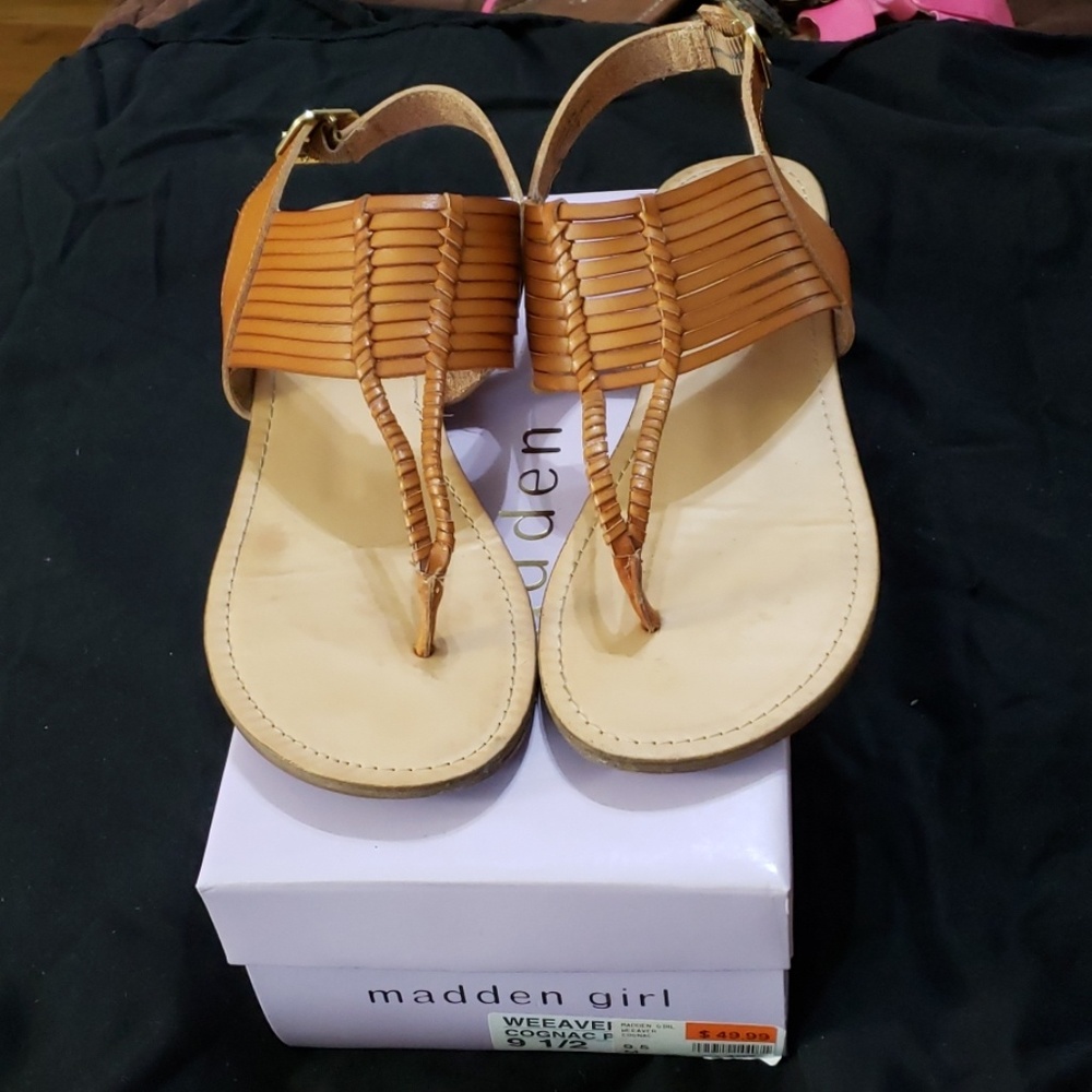 Madden girl flat thong cognac sandal